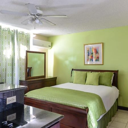 Beach Studio 10 Ocho Rios Bagian luar foto