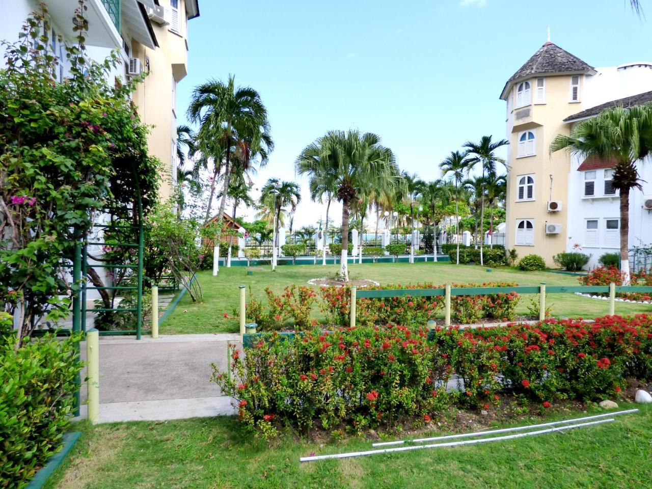 Beach Studio 10 Ocho Rios Bagian luar foto